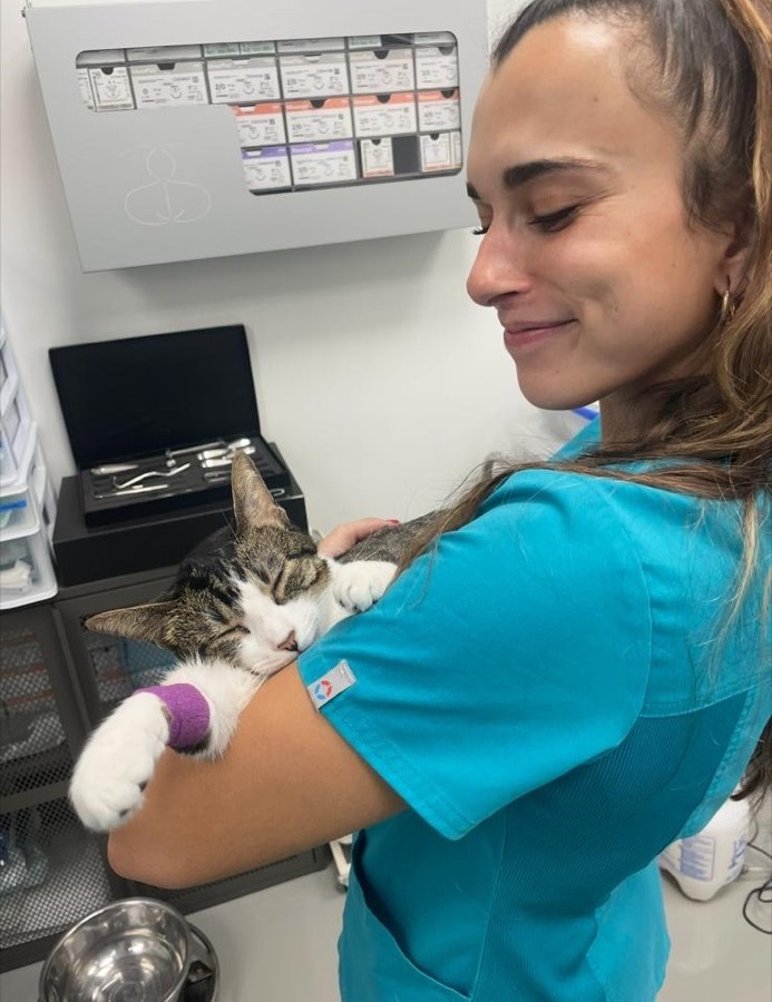 Laura Pérez Rivas, veterinaria de medicina felina y generalista en PetEco